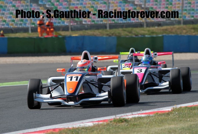 Les pilotes F4 entrent dans la dernière partie du championnat