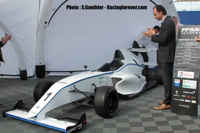 La nouvelle monoplace F4 La nouvelle monoplace F4