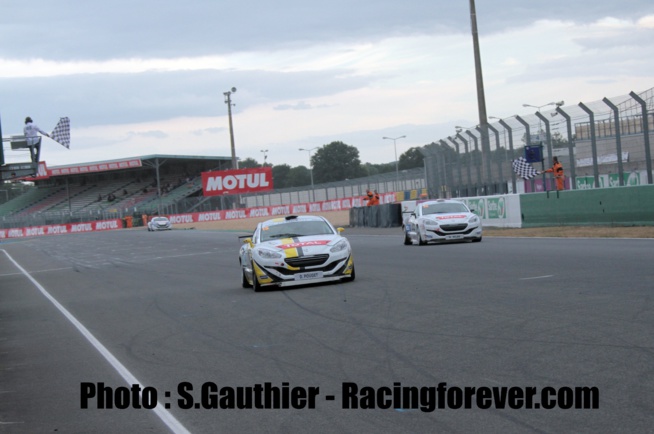 L'arrivée de la première course L'arrivée de la première course