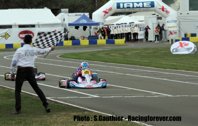 La délivrance du damier pour Peclers La délivrance du damier pour Peclers
