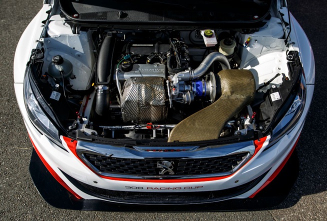 Le moteur de la 308 Racing Cup fait 308 chevaux