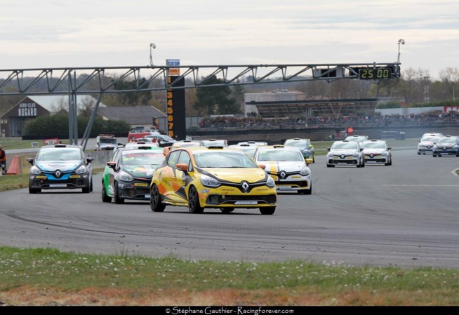 On devrait encore avoir de belles courses en Clio Cup On devrait encore avoir de belles courses en Clio Cup