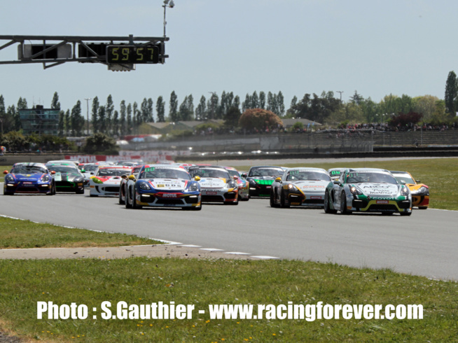 Les Porsche ont pris un bon départ Les Porsche ont pris un bon départ