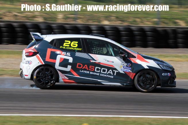 Pierre Etienne Chaumat à l'attaque du top 10 de la Clio Cup