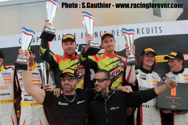 Avec Rodolphe Wallgren, Gaël Castelli est de retour sur la plus haute marche du podium Avec Rodolphe Wallgren, Gaël Castelli est de retour sur la plus haute marche du podium