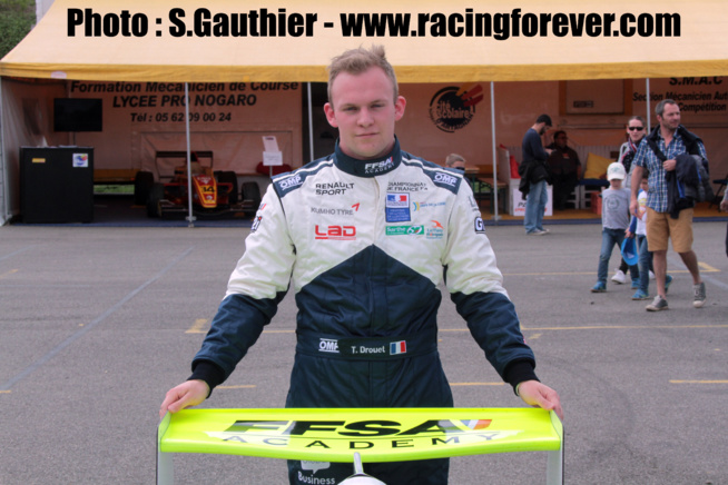 Thomas à l'école de la monoplace Thomas à l'école de la monoplace