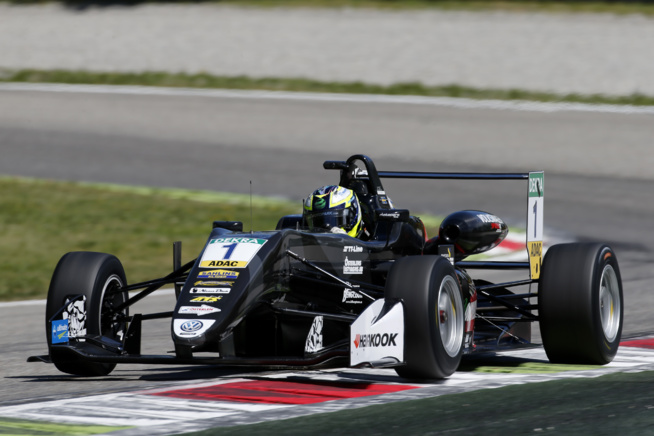 Joel Ericksson porte bien son numéro Joel Ericksson porte bien son numéro