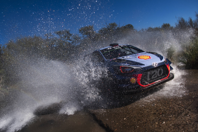 Thierry Neuville dans une bonne spirale (Photo Redbull Content pool) Thierry Neuville dans une bonne spirale (Photo Redbull Content pool)