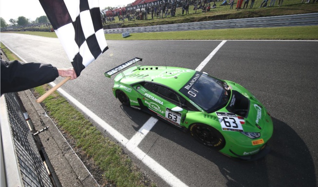 On ne pouvait pas rater la Lamborghini Huracan ce week-end. On ne pouvait pas rater la Lamborghini Huracan ce week-end.