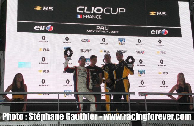 Le dernier podium de la journée de samedi Le dernier podium de la journée de samedi