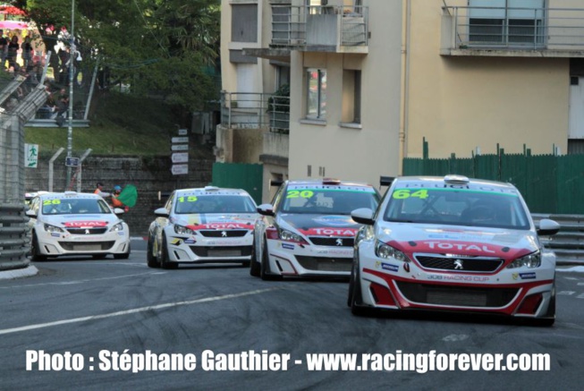 Les dernières lionnes Peugeot dans les rues de Pau pour la premières fois Les dernières lionnes Peugeot dans les rues de Pau pour la premières fois
