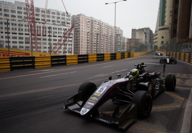 Joel Eriksson a signé la pole position Joel Eriksson a signé la pole position