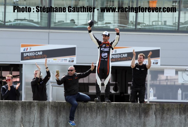 La joie dans le clan Speedcar La joie dans le clan Speedcar