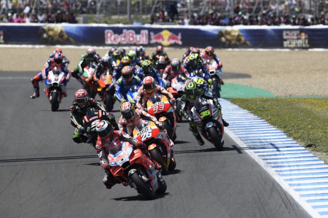 Le départ (Photo Honda pro racing) Le départ (Photo Honda pro racing)