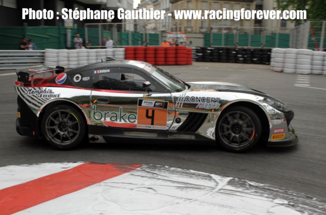 Les GT4 brillent dans les rues de la ville Les GT4 brillent dans les rues de la ville