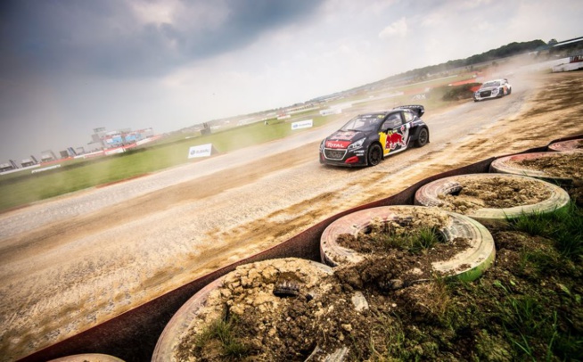 En action à Silverstone ! (Photo Peugeot sport) En action à Silverstone ! (Photo Peugeot sport)
