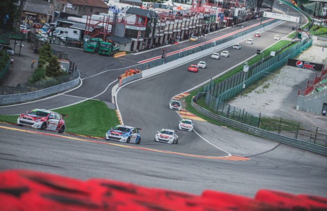 Un cadre superbe pour la 308 (Photo Flavien DUHAMEL/PEUGEOT SPORT) Un cadre superbe pour la 308 (Photo Flavien DUHAMEL/PEUGEOT SPORT)