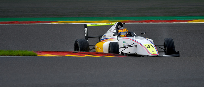 De nouveaux pilotes s'illustrent en F4 FFSA De nouveaux pilotes s'illustrent en F4 FFSA