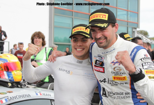 Les vainqueurs du jours étaient particulièrement heureux Les vainqueurs du jours étaient particulièrement heureux