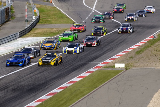 Suspense pour la dernière course (Photo SRO) Suspense pour la dernière course (Photo SRO)