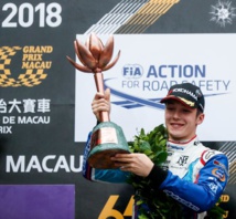 Sacha Fenestraz se distingue encore Sacha Fenestraz se distingue encore