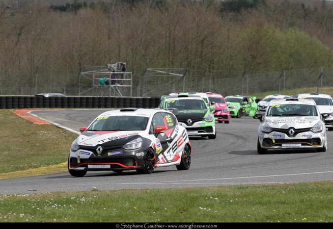 La chasse aux oeufs ou au Milan à Pâques ? La chasse aux oeufs ou au Milan à Pâques ?