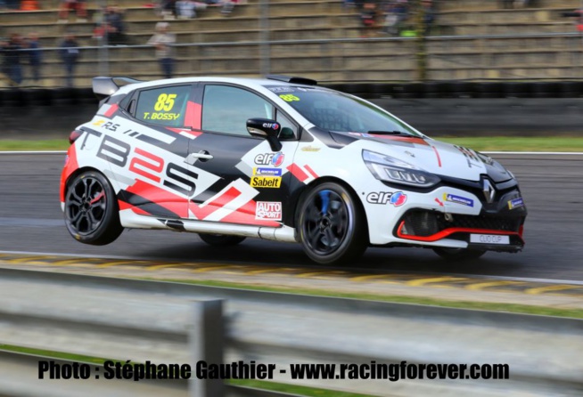 TB2S à l'attaque à Nogaro TB2S à l'attaque à Nogaro