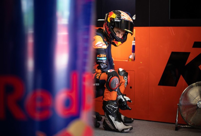Johann Zarco a été souvent pensif dans son box (Photo Lukas Leitner) Johann Zarco a été souvent pensif dans son box (Photo Lukas Leitner)