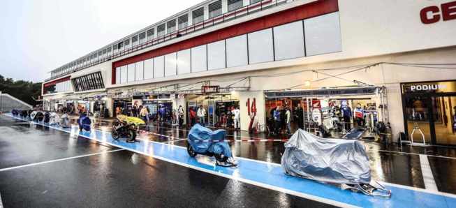 La pluie est abondante sur le Paul Ricard