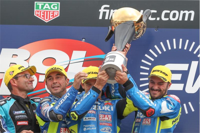 La victoire pour Vincent Philippe, Etienne Masson et Gregg Black. (Photo Suzuki racing) La victoire pour Vincent Philippe, Etienne Masson et Gregg Black. (Photo Suzuki racing)