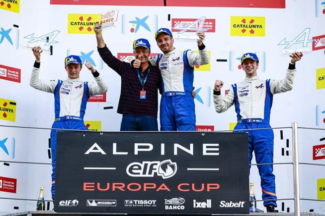 Le podium de la consécration Le podium de la consécration