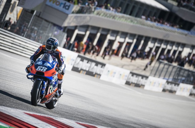 On affiche désormais complet chez KTM comme en MotoGp On affiche désormais complet chez KTM comme en MotoGp