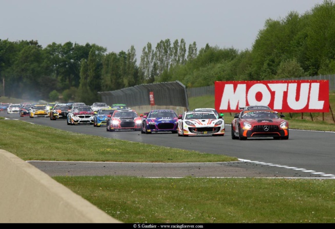 Retour en piste ! Retour en piste !