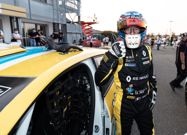 Corentin Tierce à l'arrivée (Photo M.De Mattia DPPI Renault Sport) Corentin Tierce à l'arrivée (Photo M.De Mattia DPPI Renault Sport)
