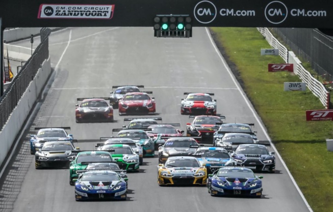 Le départ de la 2e course Sprint (Photo SRO) Le départ de la 2e course Sprint (Photo SRO)