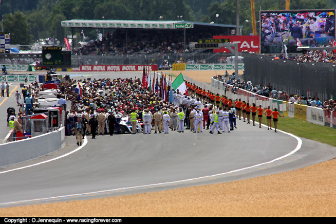 Le public participe à l'ambiance - © O. Jennequin – www.racingforever.com