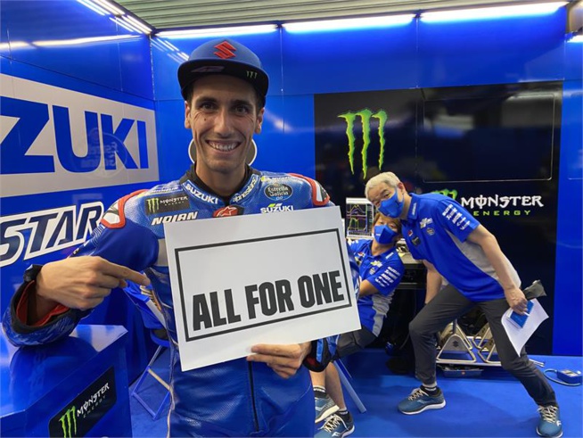 Un nouveau slogan chez Suzuki (Photo www.suzuki-racing.com) Un nouveau slogan chez Suzuki (Photo www.suzuki-racing.com)