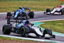 Russell impliqué dans un gros accident avec Bottas © Williams F1