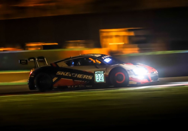 Une Audi surgit de la nuit (Photo SRO) Une Audi surgit de la nuit (Photo SRO)