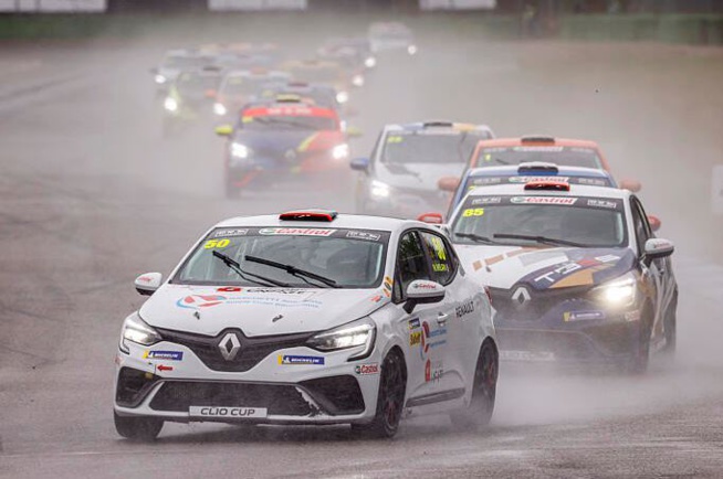 La Clio Cup c'est fun par tous les temps ! (Photo F.Flamand DPPI Renault)