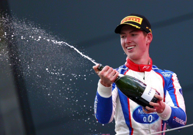 David Schumacher a sabré le champagne en Autriche David Schumacher a sabré le champagne en Autriche