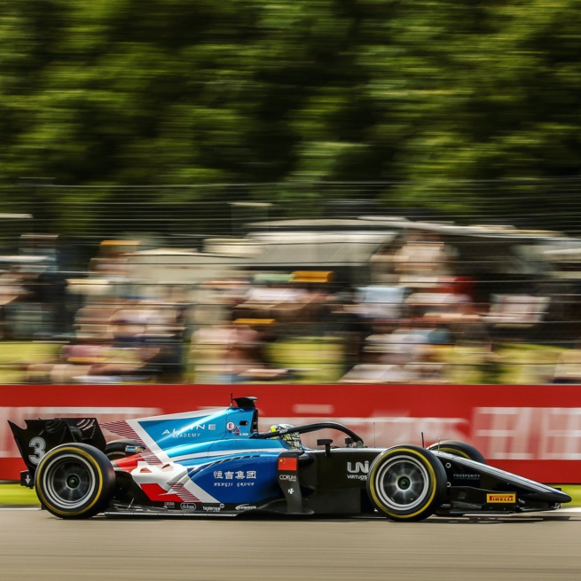Victoire pour le pilote soutenu par Alpine © Uni Virtuosi Victoire pour le pilote soutenu par Alpine © Uni Virtuosi