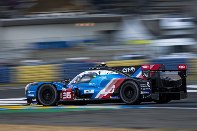 L'Alpine en deuxième ligne © Alpine Elf Matmut Endurance Team L'Alpine en deuxième ligne © Alpine Elf Matmut Endurance Team