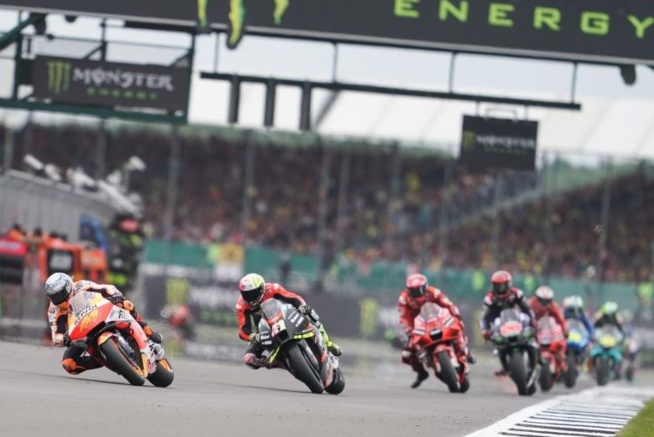 Les frères Espargaro en tête de course Les frères Espargaro en tête de course