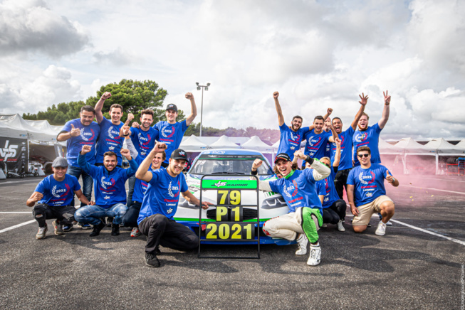 Louis Rousset et son équipe champion 2021 Louis Rousset et son équipe champion 2021