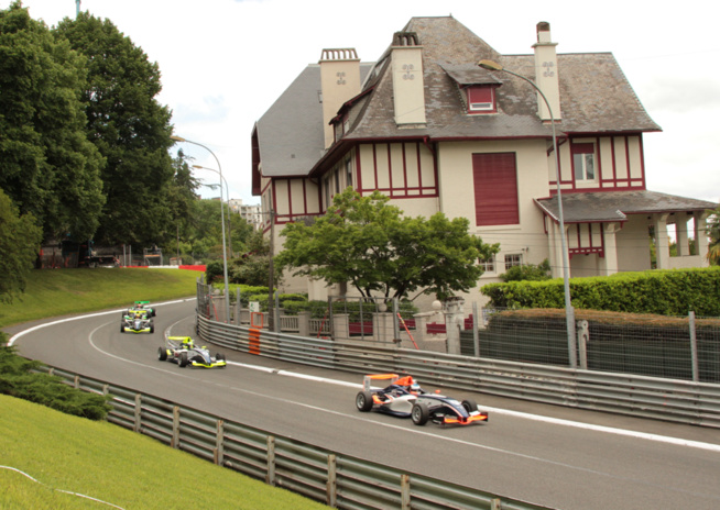 Le grand prix en centre ville demande demande beaucoup d'aménagements (Photo S.Gauthier - racingforever.com)