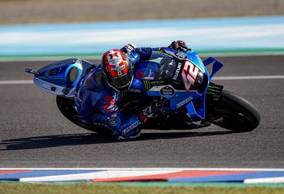 Alex Rins sur le podium Alex Rins sur le podium