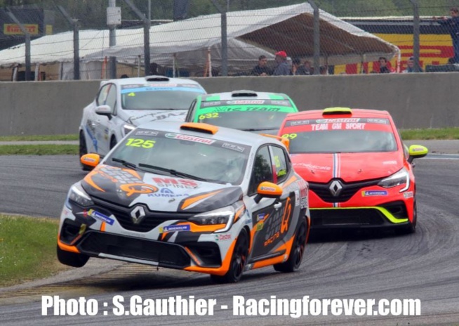 Spectaculaire la Clio Cup Spectaculaire la Clio Cup