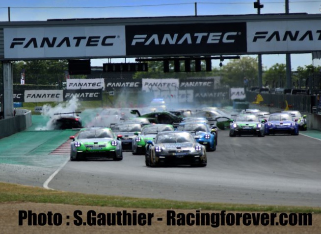 Un départ chaotique Un départ chaotique