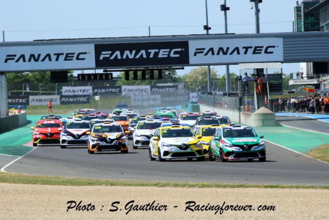 La Clio Cup Series à Magny-Cours